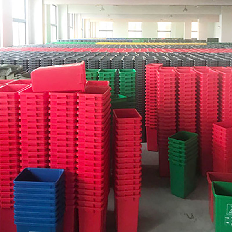 Foot pedal medical waste bin