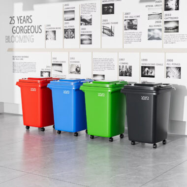 30L outdoor plastic wheelie bin