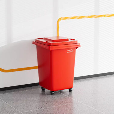 30L outdoor plastic wheelie bin