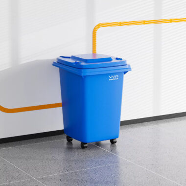 30L outdoor plastic wheelie bin