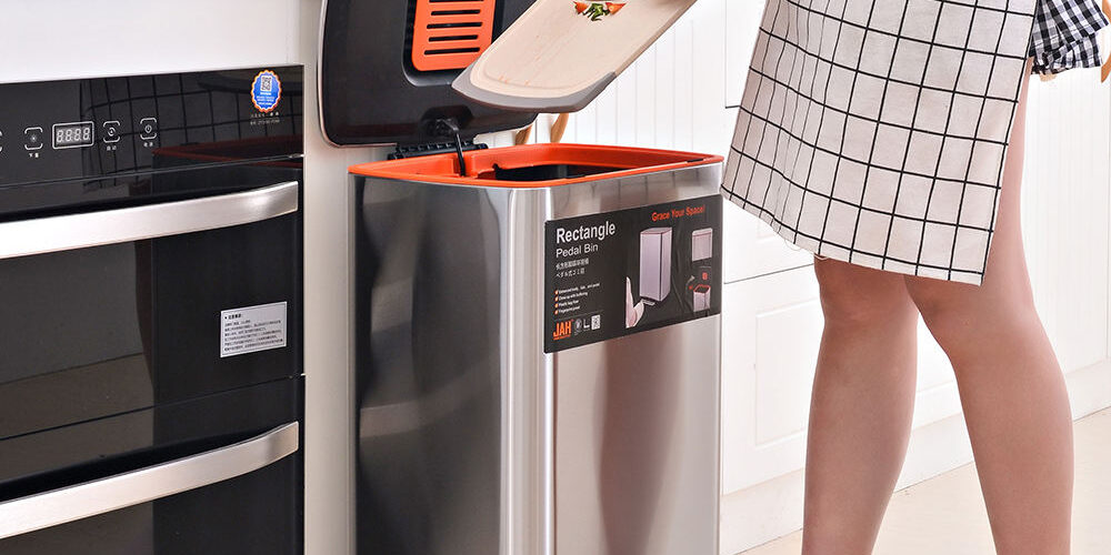 Stainless Steel Pedal Trash Can 20L