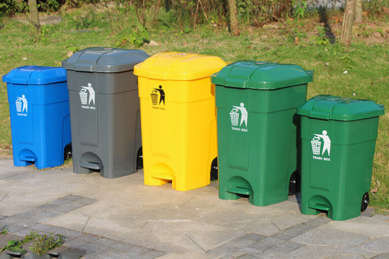 70L outdoor wheelie bin with foot