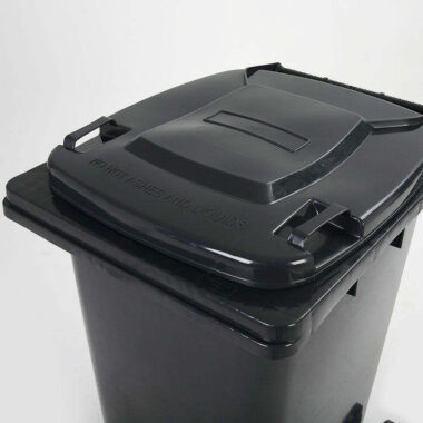 240L plastic wheelie bin with lid 