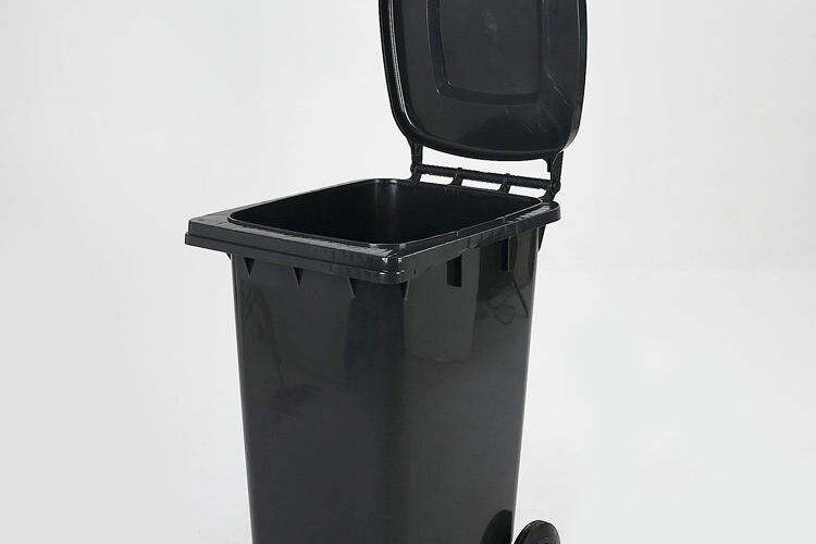 240L plastic wheelie bin with lid