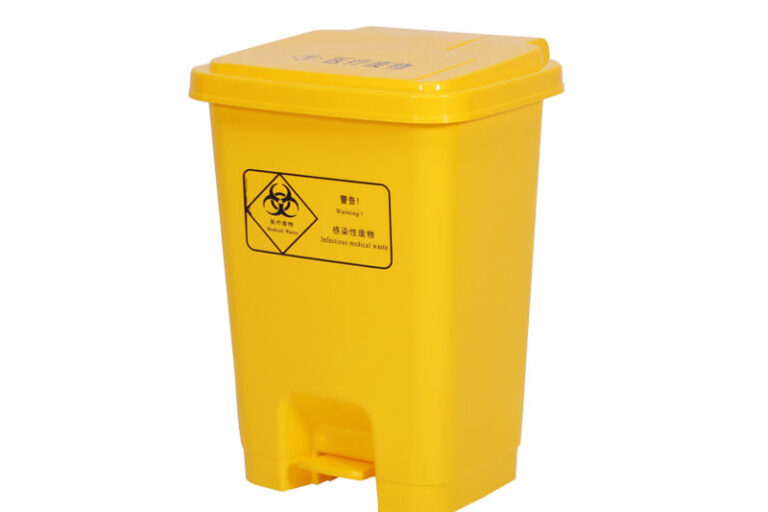 Wholesale Yellow Plastic Medical Waste Bin with Foot Pedal – 20L Biohazard Container (1) Yellow plastic medical waste bin
