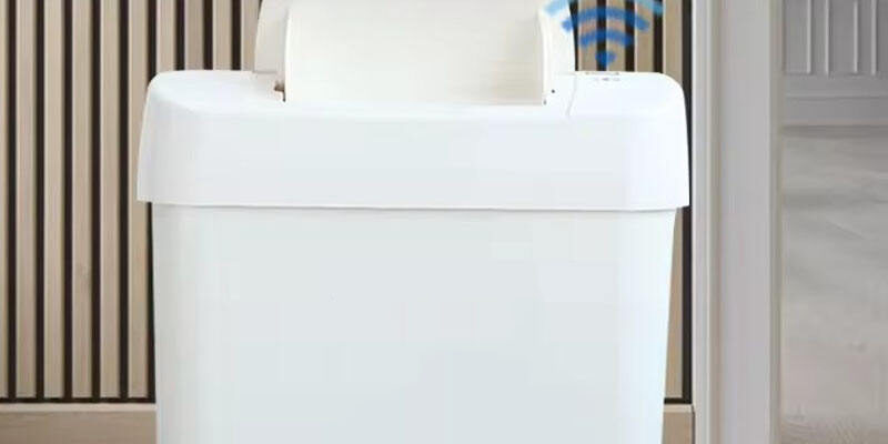 Automatic Lid Plastic Trash Can