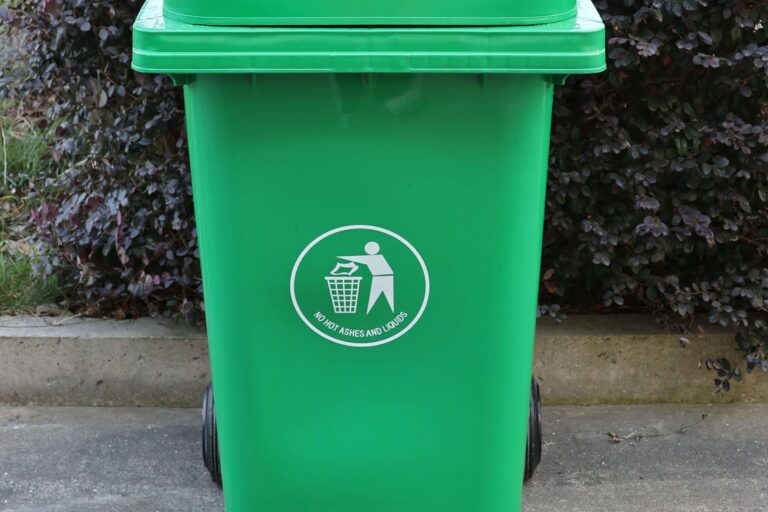 240L yellow hospital medical waste bin