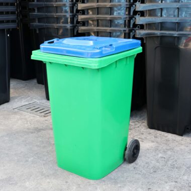 outdoor wheelie garbage bin