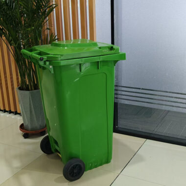 Plastic wheelie dustbins in 100L