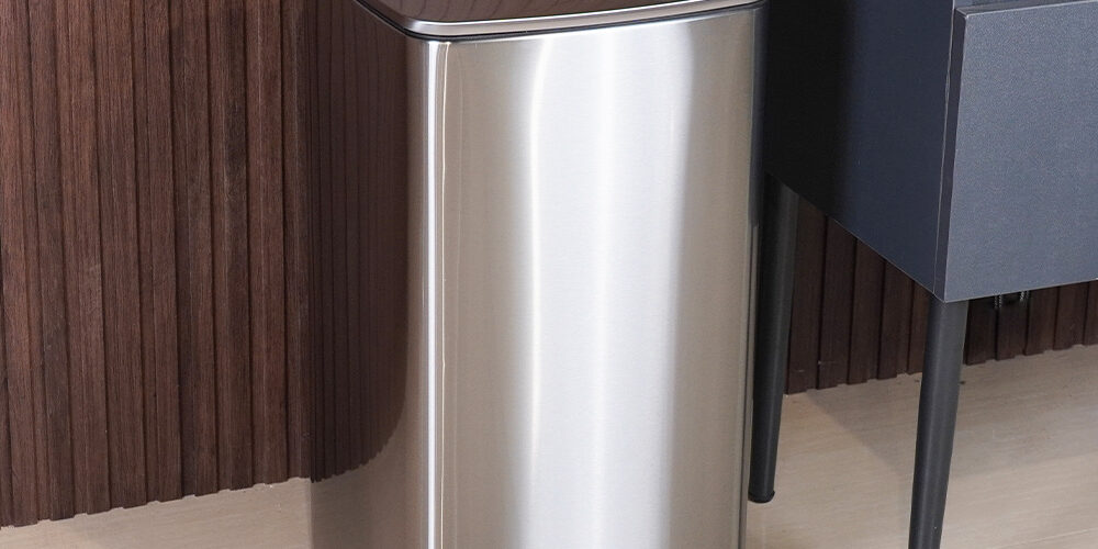 Stainless steel square pedal trash can